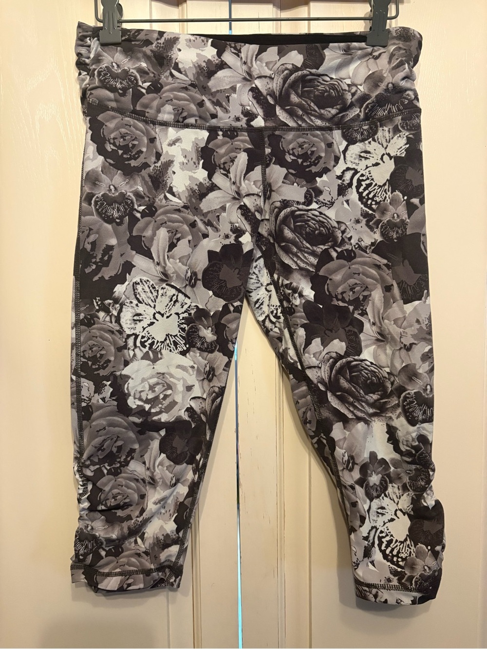 Tuff Athletics women’s Floral Capri Leggings - Black & White